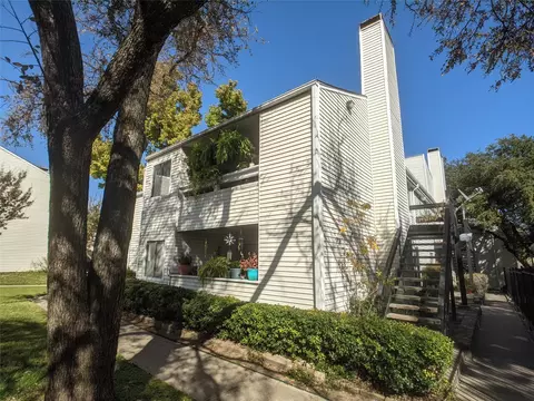 7431 Holly Hill Dr #110, Dallas, TX 75231