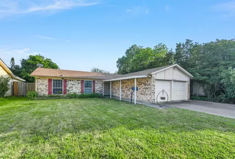 317 W Ferndale Ln, Grand Prairie, TX 75052