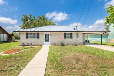 123 Rochelle St, Brady, TX 76825