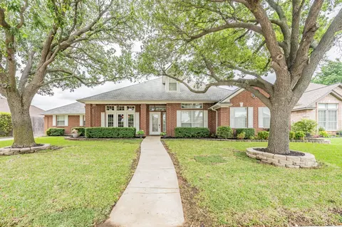 8205 Fin Wood Ct, North Richland Hills, TX 76182