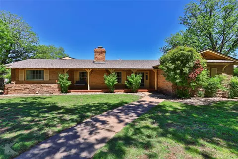 701 Cypress St, Roscoe, TX 79545