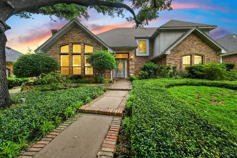 4216 Oak Springs Dr, Arlington, TX 76016