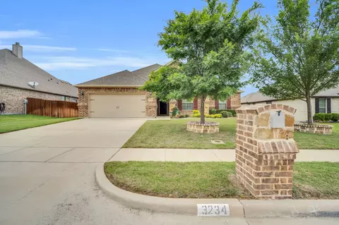 3234 Brighton Dr, Midlothian, TX 76065