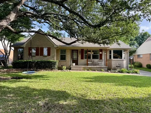 709 Sherwood Dr, Richardson, TX 75080