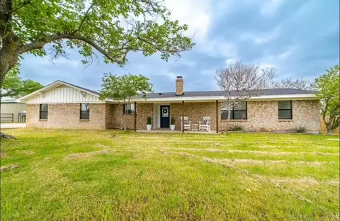 7720 Nine Mile Bridge Rd, Fort Worth, TX 76135