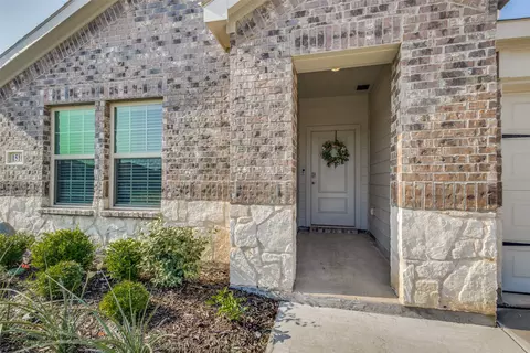 1516 Skyline Dr, Denton, TX 76207