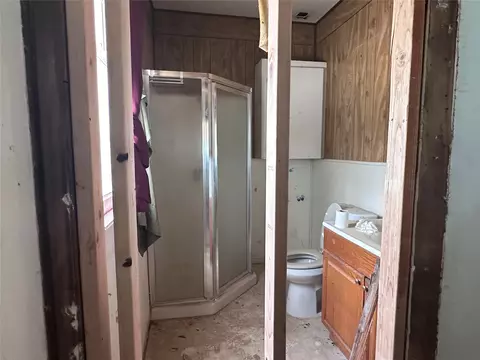 Bath - 203 S 2nd St, Bangs, TX 76823 photo 1 of 1