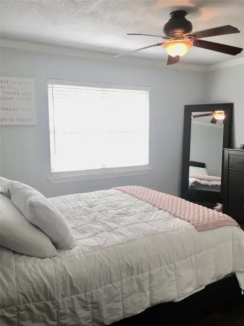 Bedroom - 109 Falls Dr, Euless, TX 76039 photo 1 of 3
