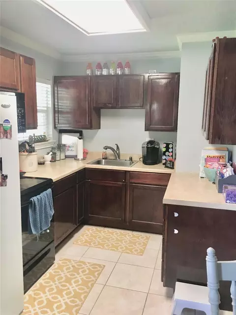 Kitchen - 109 Falls Dr, Euless, TX 76039 photo 1 of 2