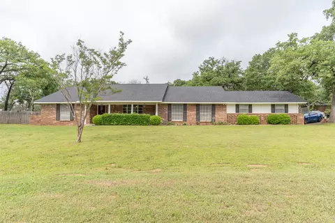 3601 Northcrest Dr, Cleburne, TX 76031