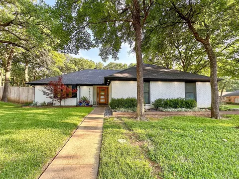 4605 Branchview Dr, Arlington, TX 76017