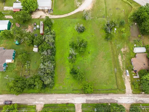 709 E Spruce St, West, TX 76691 photo 13