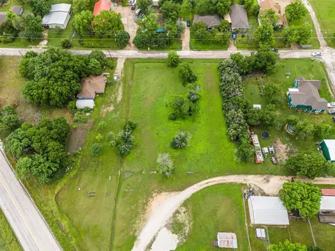 709 E Spruce St, West, TX 76691 photo 8