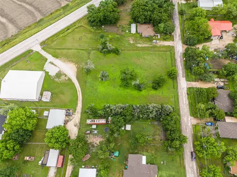 709 E Spruce St, West, TX 76691 photo 10