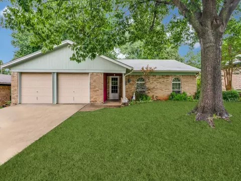 6416 Simmons Rd, North Richland Hills, TX 76182