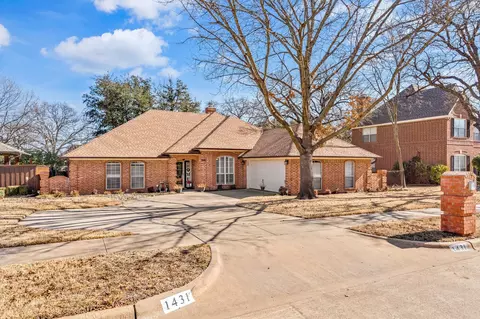 1431 Hidden Oaks Cir, Corinth, TX 76210