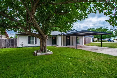 8521 Wilbur St, White Settlement, TX 76108