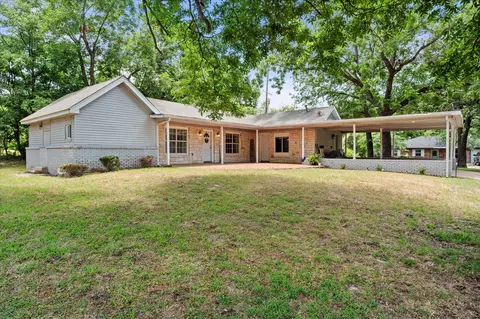 617 Cherokee Trce, Athens, TX 75751