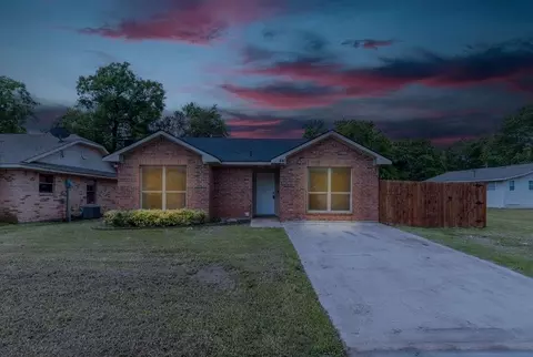 441 Pecan Holw, Garrett, TX 75119