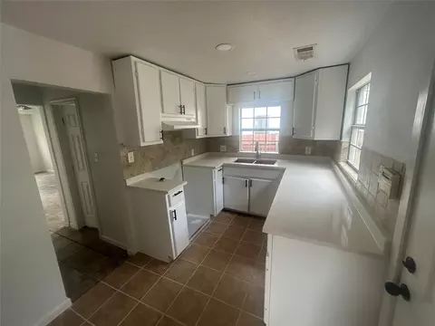 4837 Baldwin St, Dallas, TX 75210