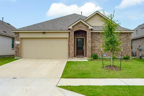 1737 Lake Grove Dr, Little Elm, TX 75068