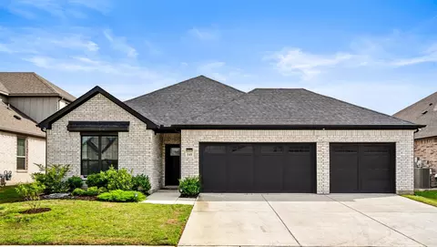 141 Coyote Creek Dr, Lavon, TX 75166