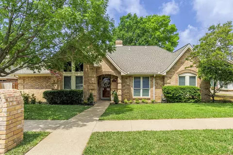 3709 Westview Dr, Bedford, TX 76021