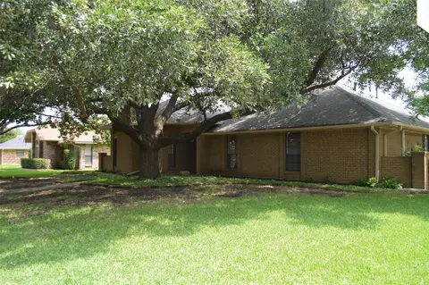 358 Cardinal Creek Dr, Duncanville, TX 75137