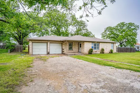 426 E Harris St, Dublin, TX 76446