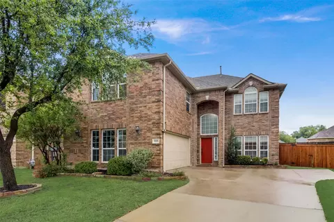 935 Woodrow Dr, Lewisville, TX 75067