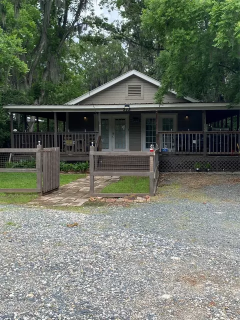 275 Lakeview Cir, Elm Grove, LA 71051