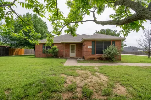 1036 Summit Dr, Justin, TX 76247
