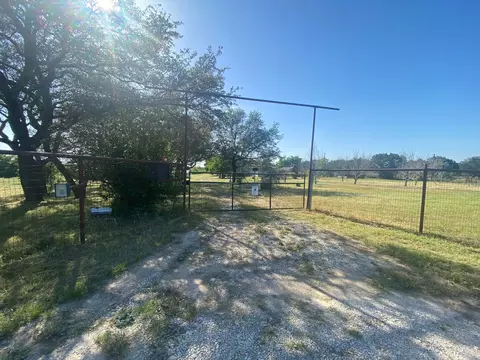 5010 Katie Ct, Granbury, TX 76048