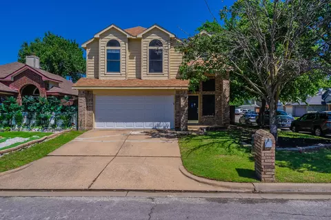 6941 Cheswick Dr, North Richland Hills, TX 76182