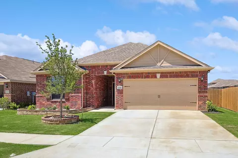 939 First St, Sanger, TX 76266