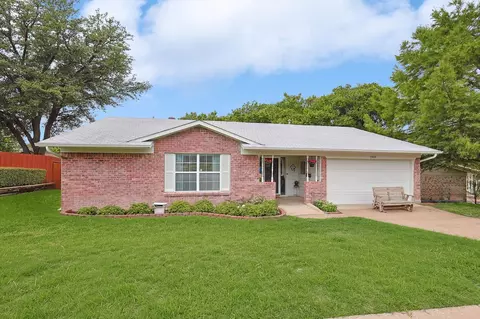 1804 Westwood Cir, Carrollton, TX 75006