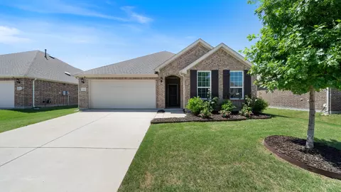 1416 Millican Ln, Aubrey, TX 76227