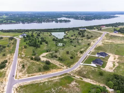 606 R C Luker Ct, Granbury, TX 76048