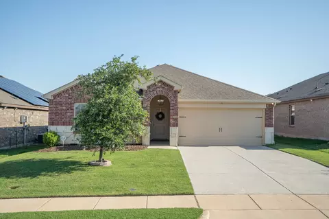 945 Alton Dr, Aubrey, TX 76227