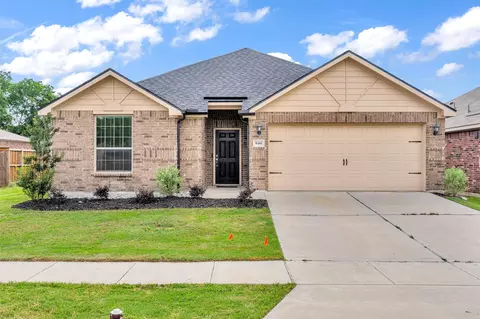 946 Primrose Dr, Sanger, TX 76266