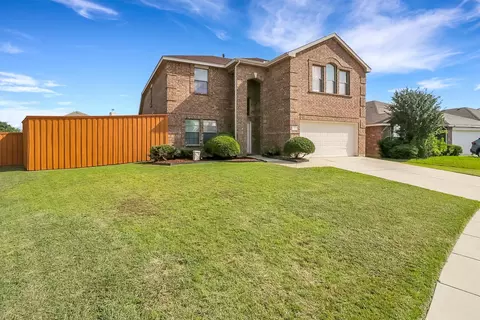 701 Stonedale Dr, Arlington, TX 76002