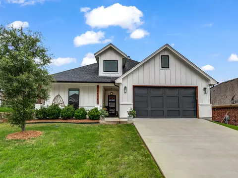 1408 Town Creek Cir, Weatherford, TX 76086