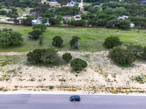 624 R C Luker Ct, Granbury, TX 76048