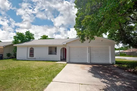 3729 Cibolo Dr, Fort Worth, TX 76133