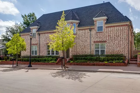 8232 Bridge St, North Richland Hills, TX 76180