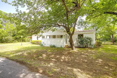 306 W 8th St, Joshua, TX 76058