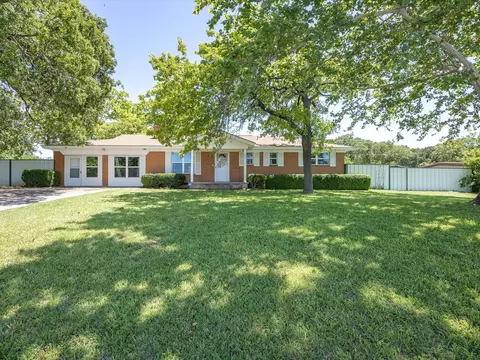 3109 S Murvil St, Decatur, TX 76234