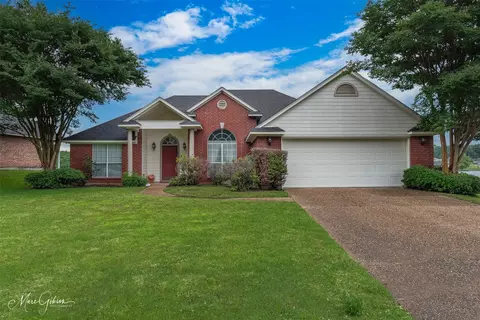 3665 Lakeside Dr, Shreveport, LA 71119