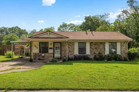 820 Camino Dr, Mesquite, TX 75149