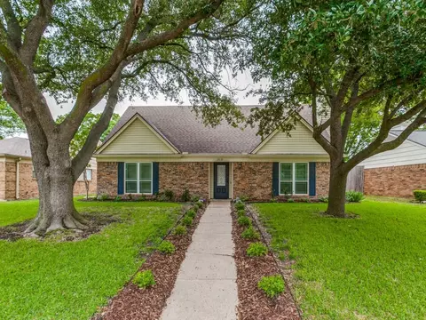 2909 Mars Dr, Garland, TX 75040